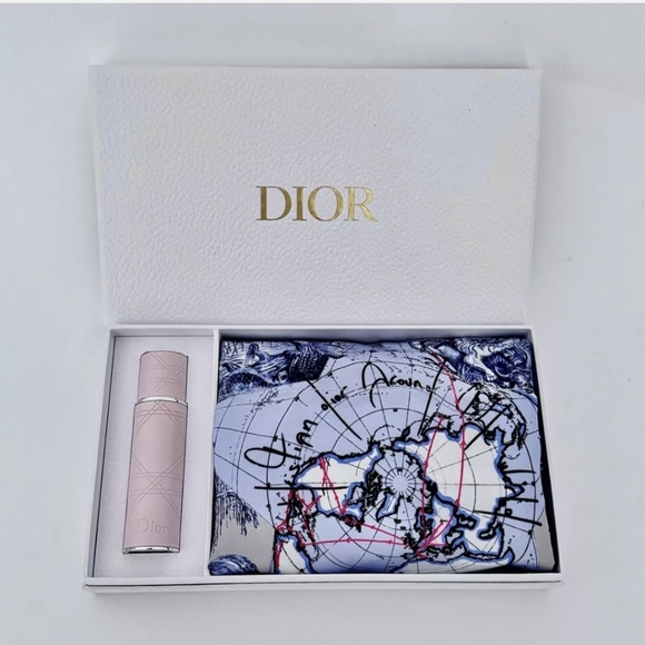 Miss Dior Blooming Bouquet Refillable Travel Spray & Pouch - Picture 2 of 4